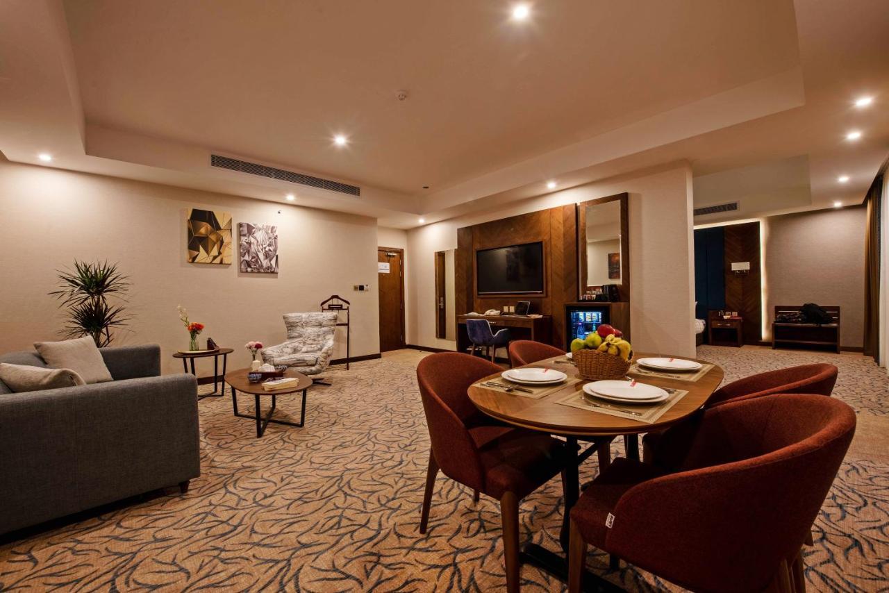 Sunday Emerald Hotel Jeddah Exterior foto